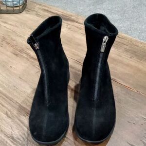 La Canadienne black suede waterproof Italian wedge heel bootie size 9.5 NWT